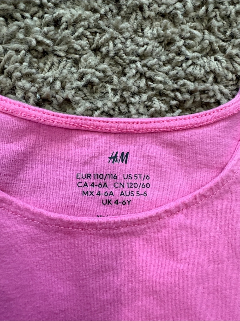 H&M Bright Pink Eyelet Puff Sleeve Tee - Picture 2 of 4